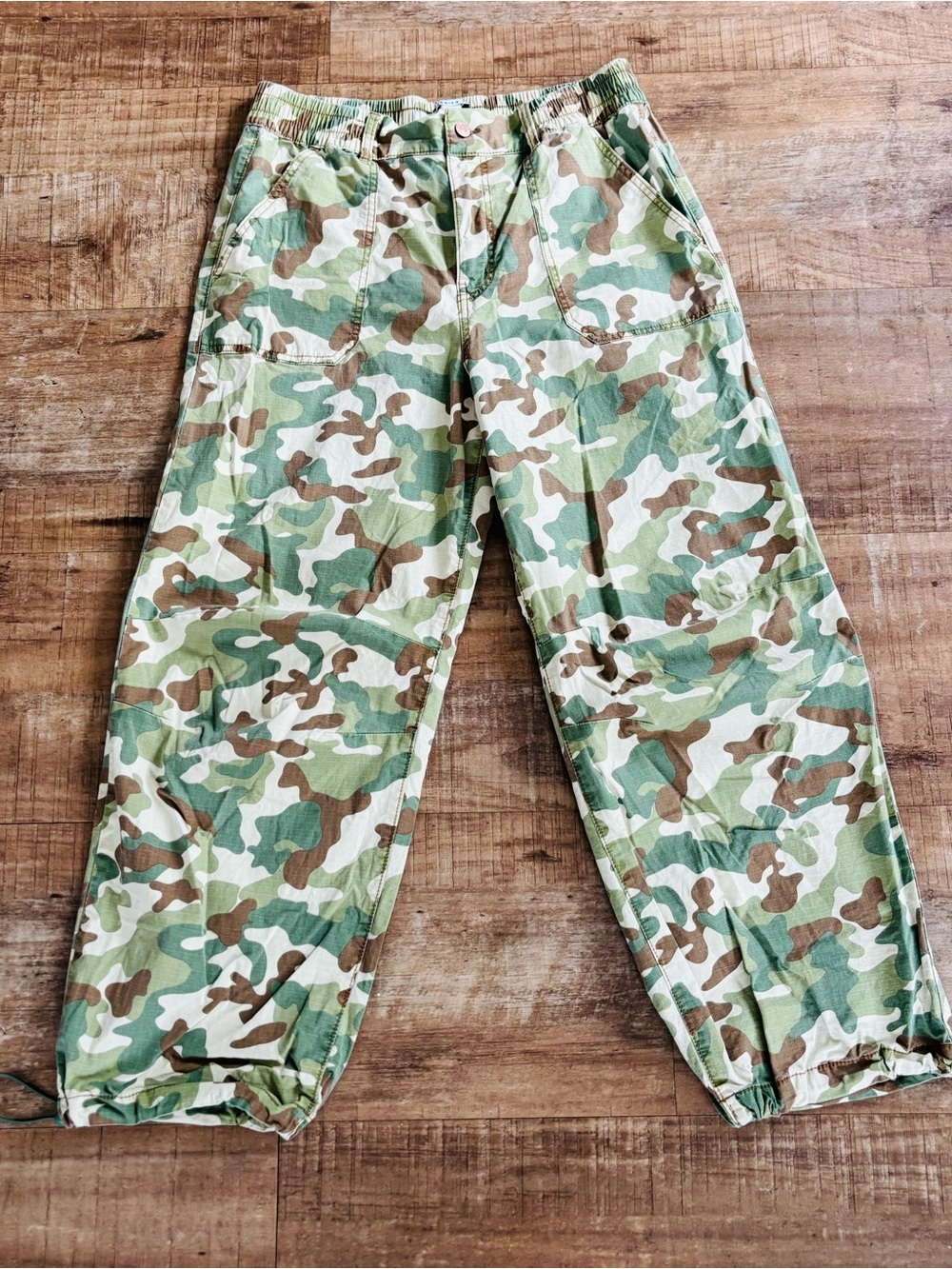 Celebrity Pink Green Camoflauge Cargo pants size L 16" waist x 27" inseam - Picture 2 of 5